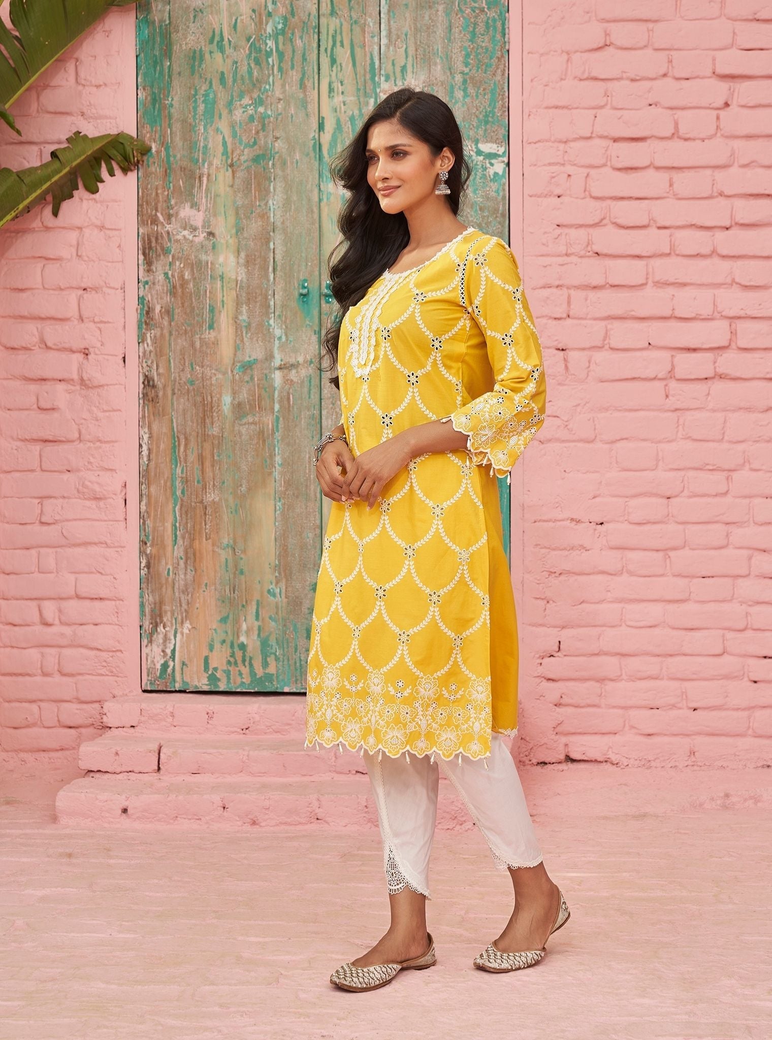 Mulmul Cotton Aashay Yellow Kurta With Mulmul Cotton Aashvi White Pant