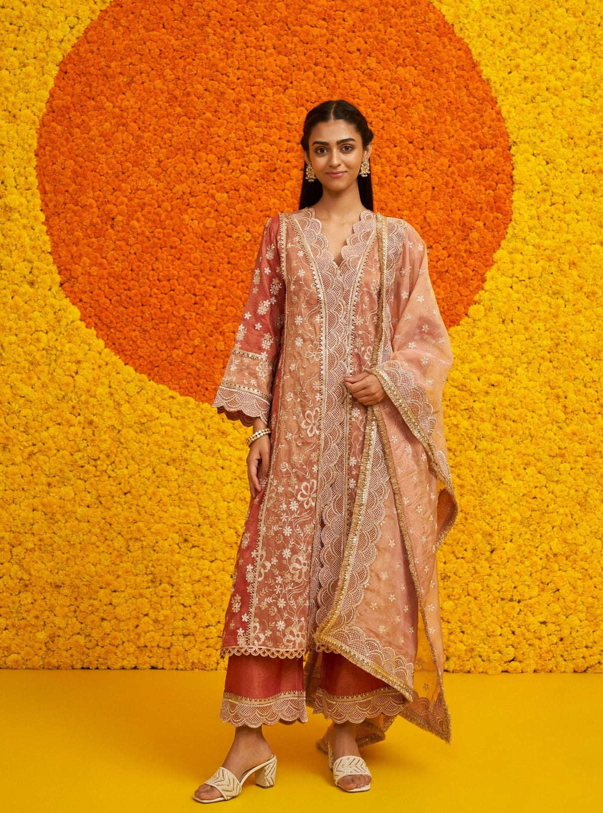 Sadke Tissue Linen Satin Red Kurta Set