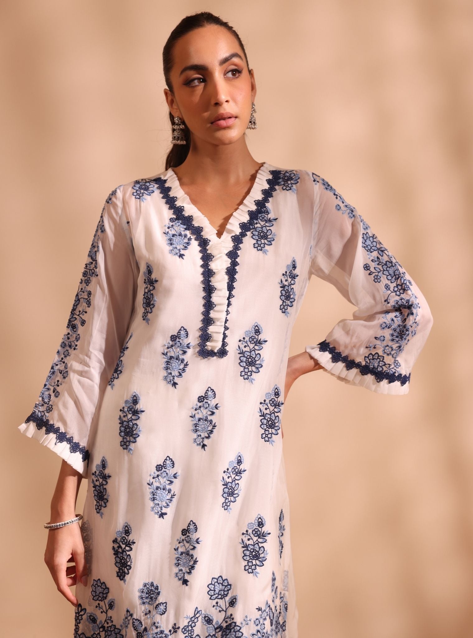 Mulmul Organza Valara White Kurta With Mulmul Cotton Valara White Pant