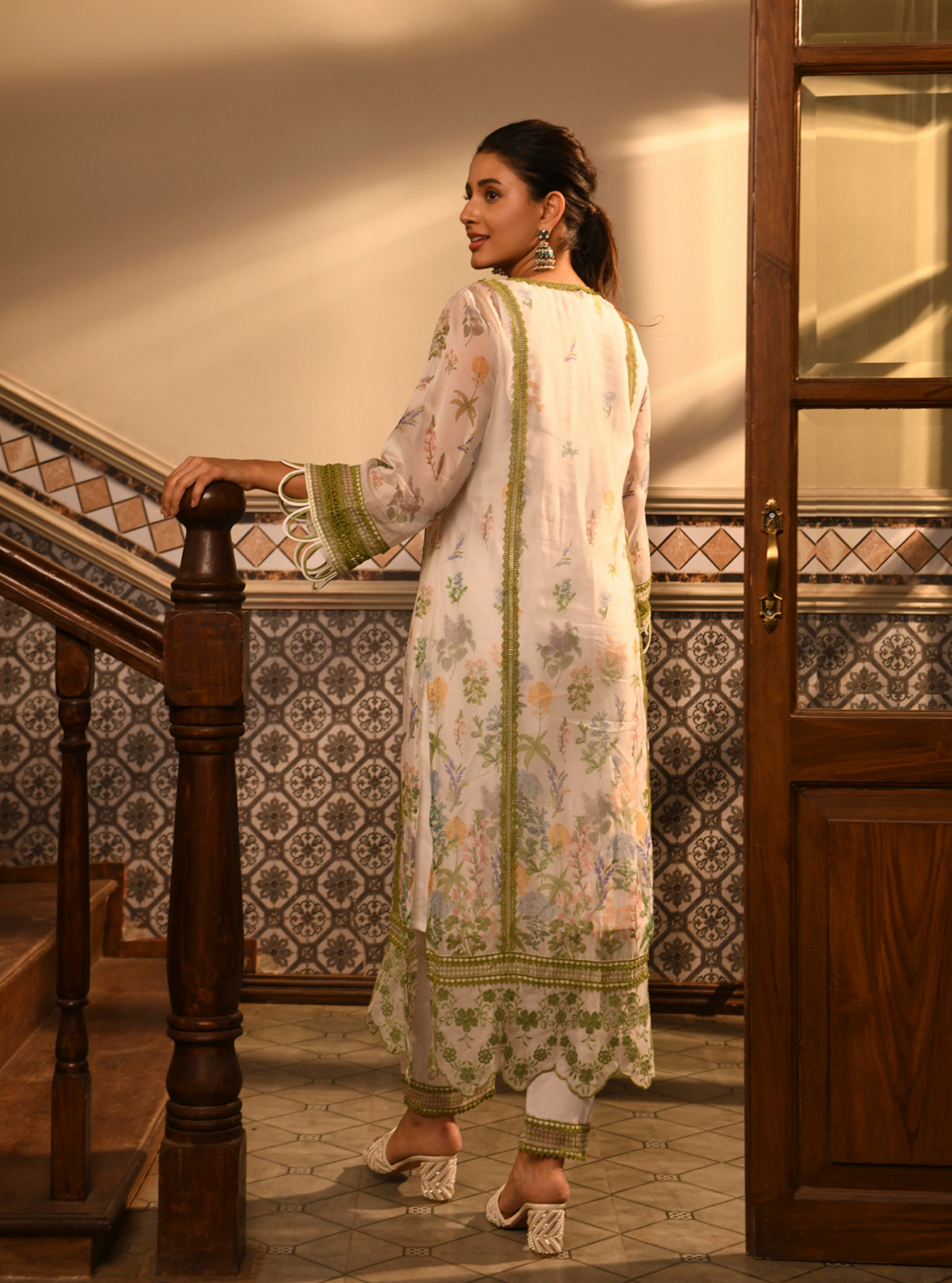 Mulmul Organza Neda White Printed Kurta With Mulmul Cotton Neda White Pant