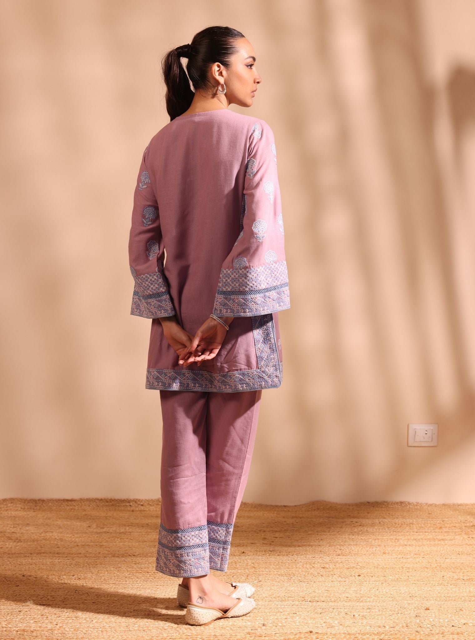 Mulmul Linen Pema Lilac kurta With Mulmul Linen Pema Lilac Pant