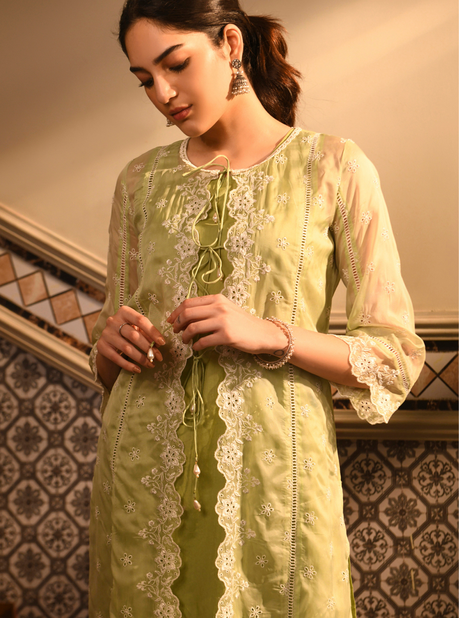 Mulmul Organza Paheli Green Kurta With Mulmul Cotton Paheli Green Pant