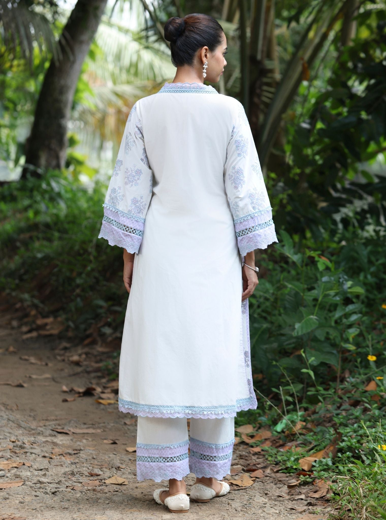 Mulmul Cotton Arasi Stark White Kurta With Mulmul Cotton Arasi Stark White Pant