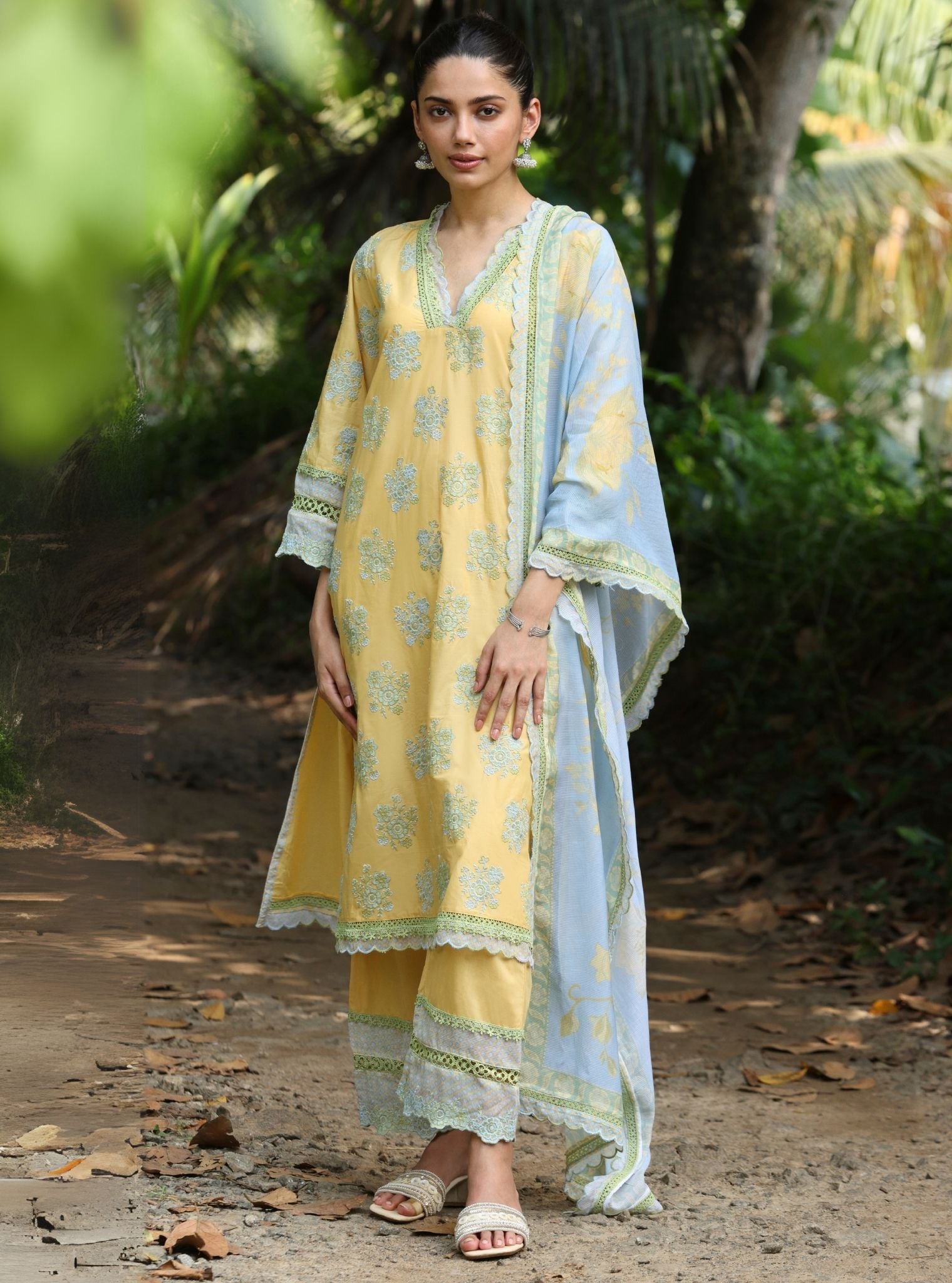 Mulmul Cotton Arasi Yellow Kurta With Mulmul Cotton Arasi Yellow Pant