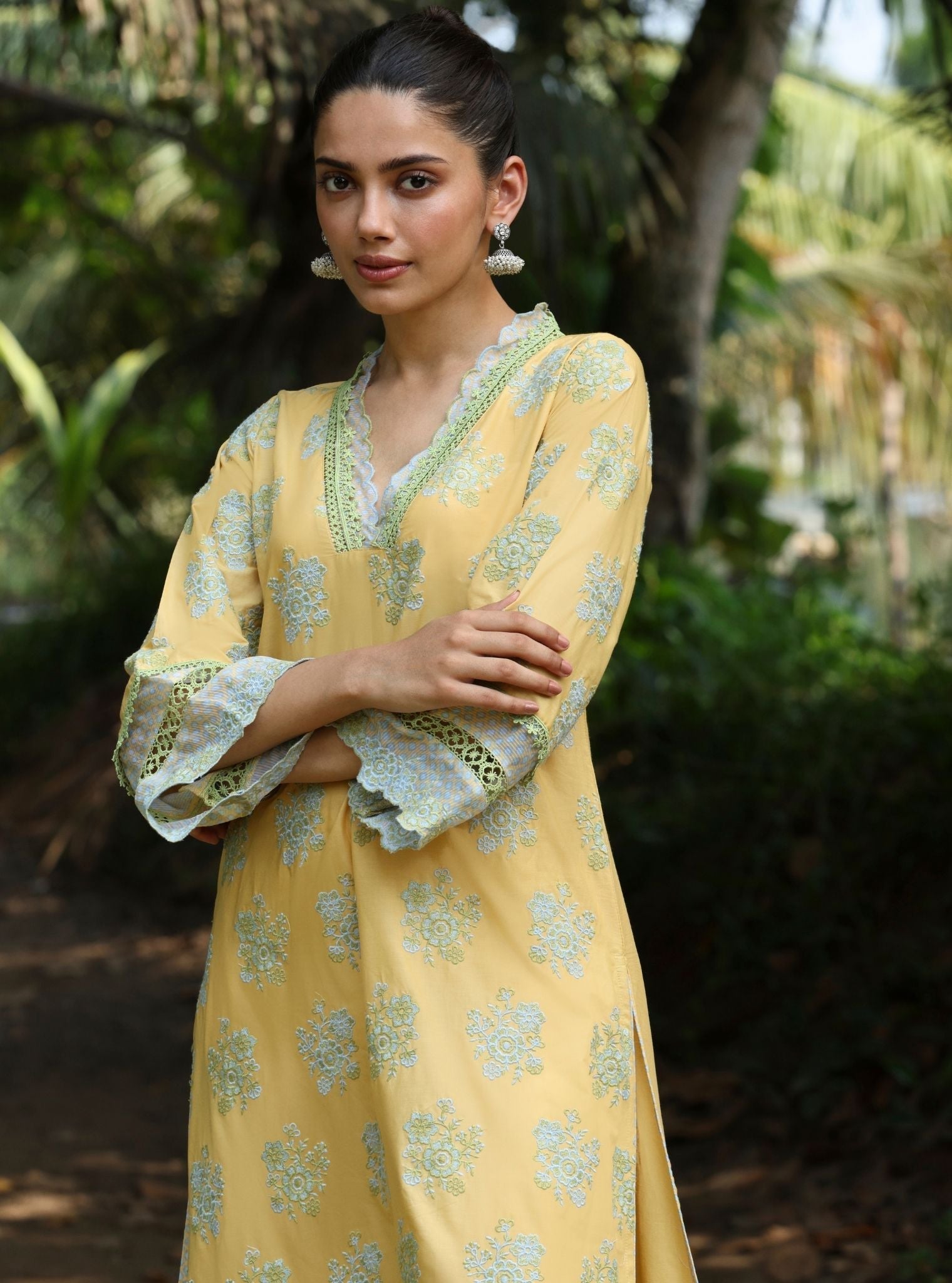 Mulmul Cotton Arasi Yellow Kurta With Mulmul Cotton Arasi Yellow Pant