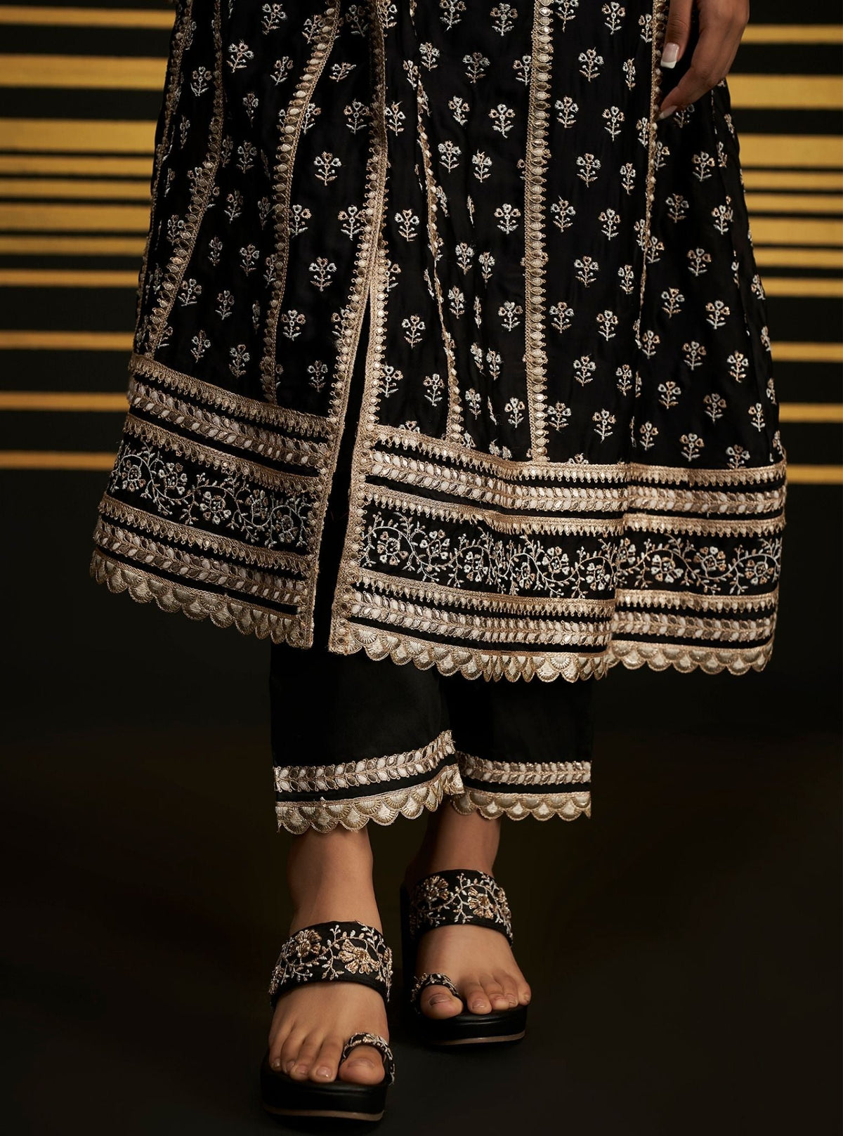 Mulmul Organza Patola Black Dupatta