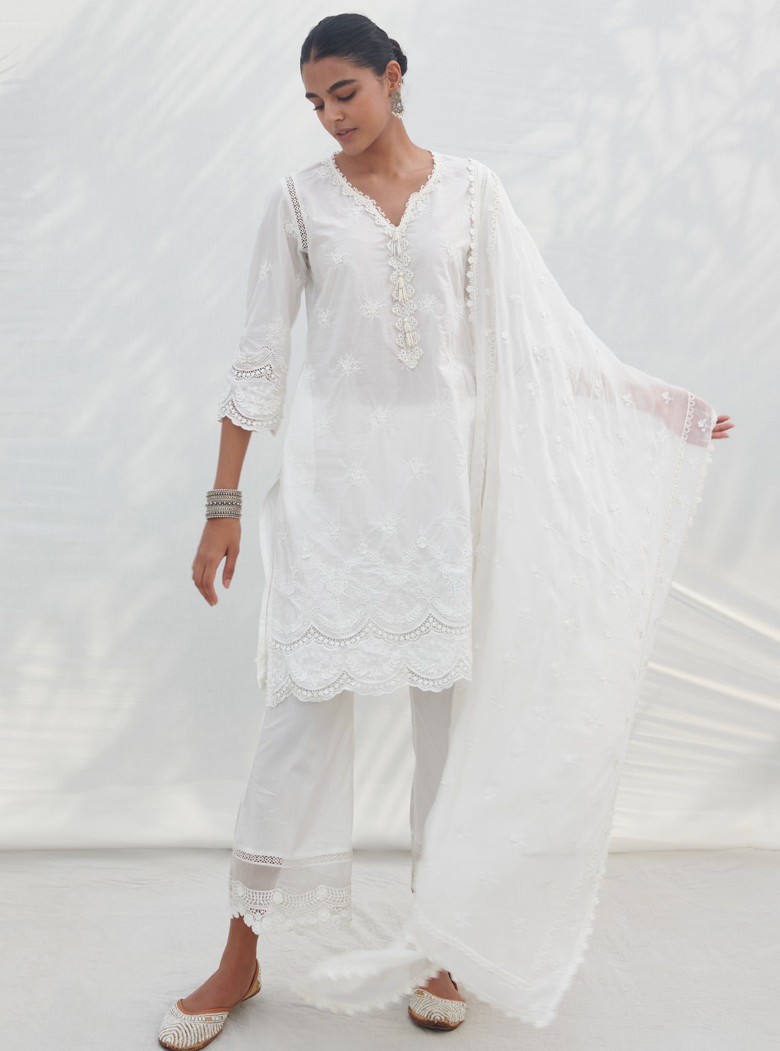 Mulmul Cotton Acoi White Kurta With Mulmul Cotton Floral Lace Flared White Pant