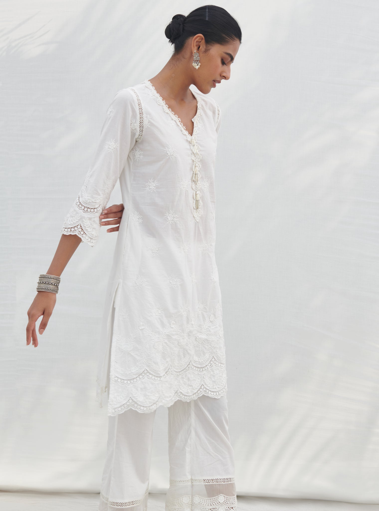 Mulmul Cotton Acoi White Kurta With Mulmul Cotton Floral Lace Flared White Pant