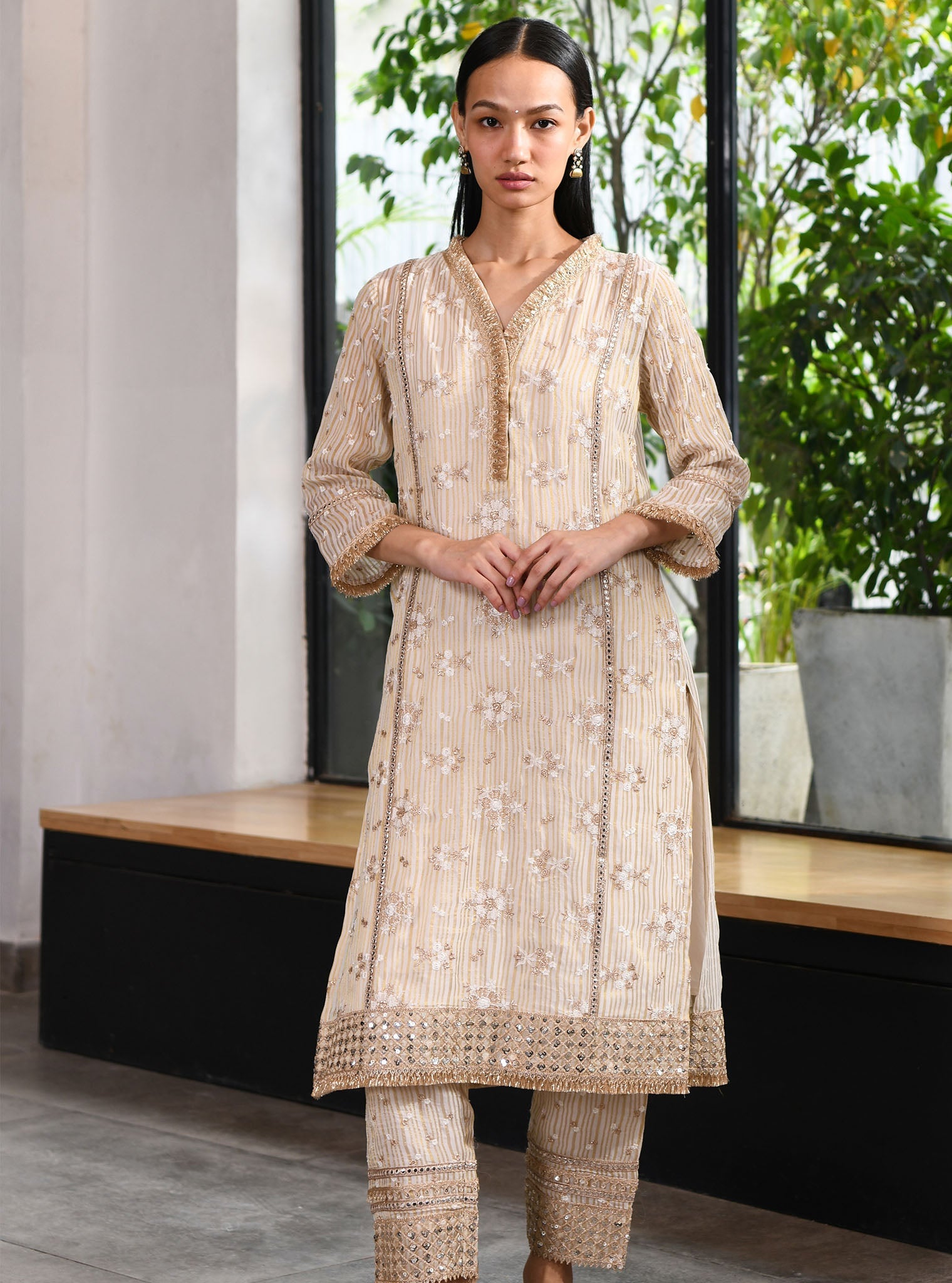 Mulmul Banarsi Carey Off White Kurta