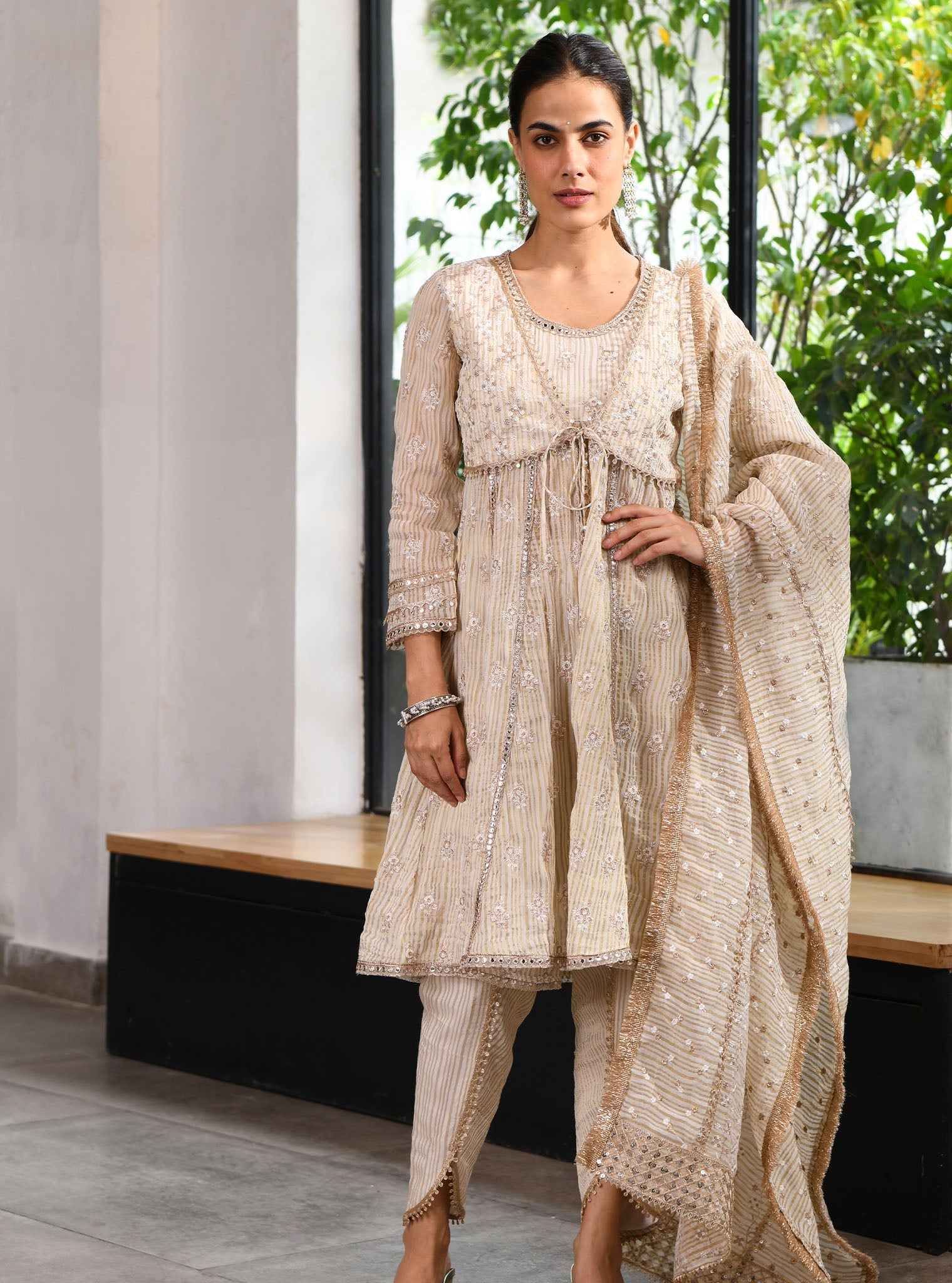 Mulmul Banarsi Finsbury Off White Short Anarkali Kurta With Finsbury Off White Dhoti Pant