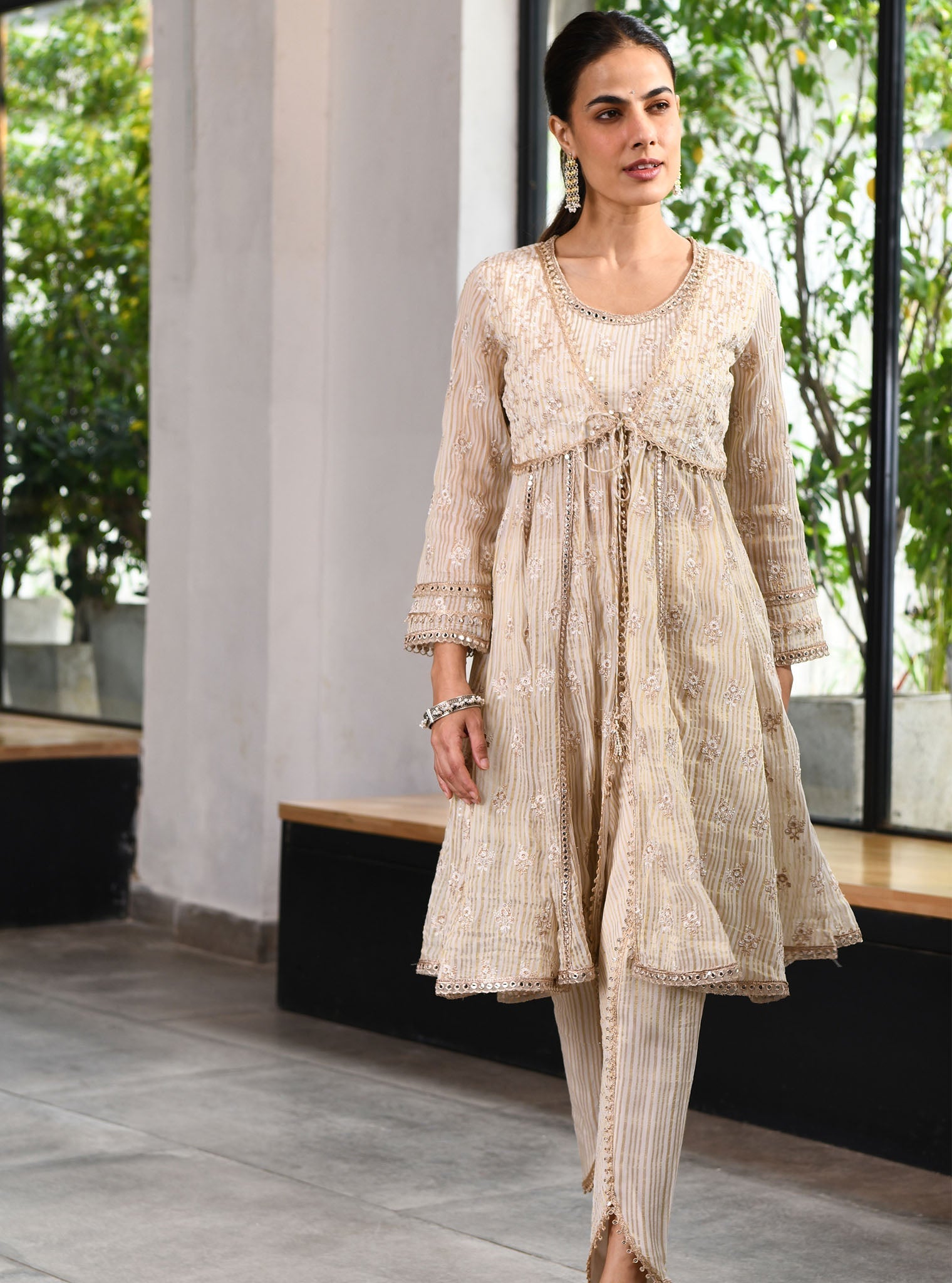 Mulmul Banarsi Finsbury Off White Short Anarkali Kurta With Finsbury Off White Dhoti Pant