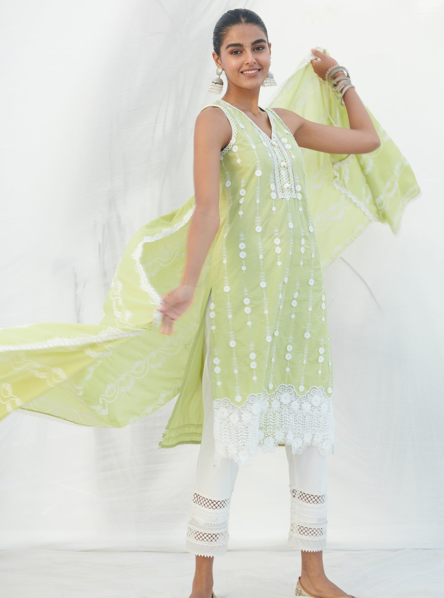 Mulmul Cotton Naroa Lime Kurta With Mulmul Cotton Floral Ladder Slim White Pant