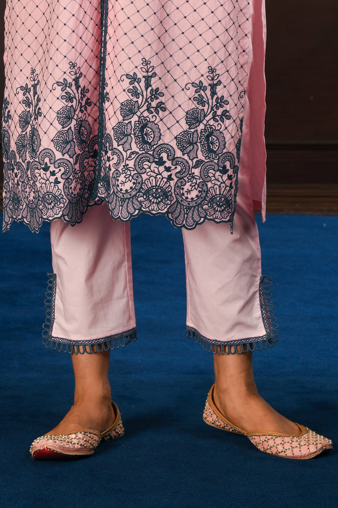 Mulmul Cotton Cayo Pink Kurta With Pink Slit pyajamas