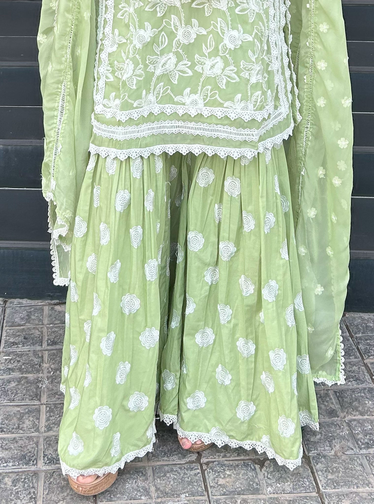 Mulmul Cotton Lyella Green Kurta with Mulmul Cotton Lyella Green Garara