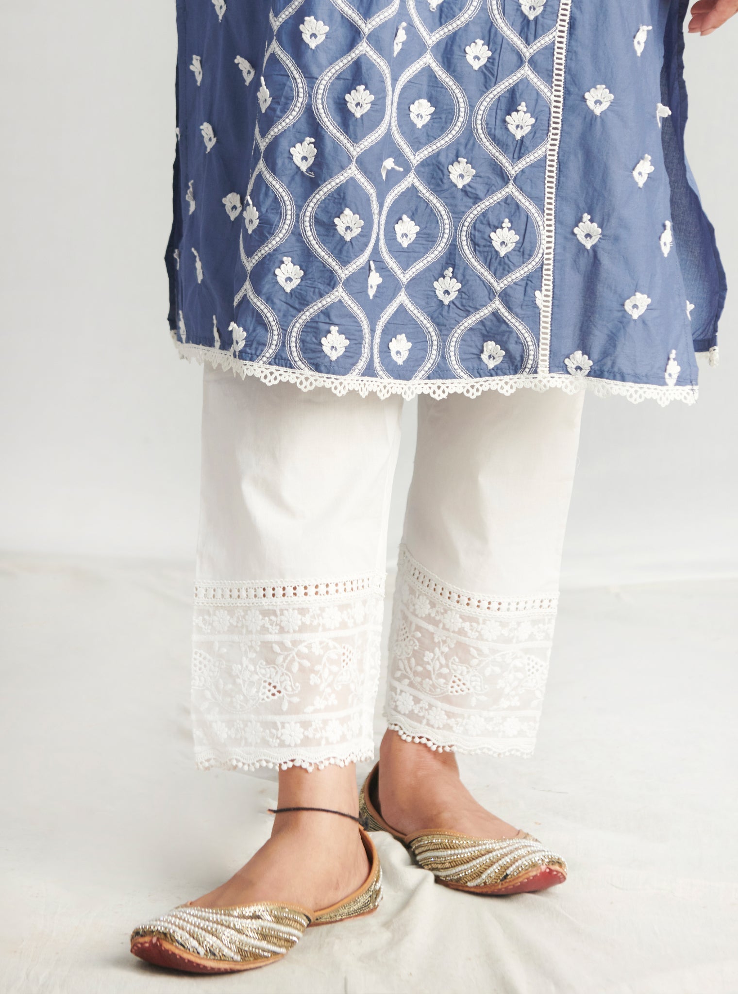 Mulmul Cotton Rivona Kurta Navy With Mulmul Cotton Verla White Pant