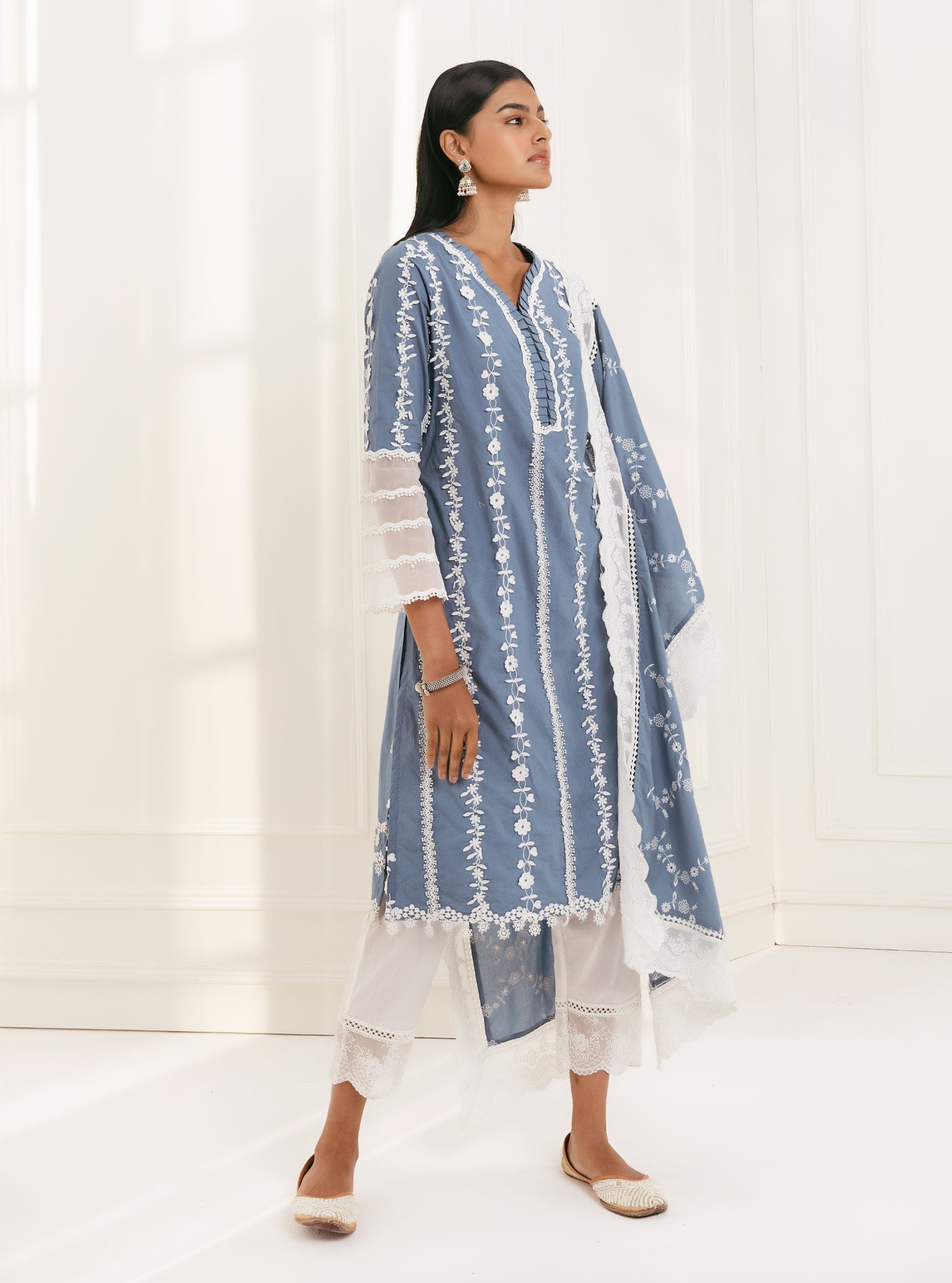 Mulmul Cotton Sainj Blue Kurta With Embroidered Organza Scallop White Pant