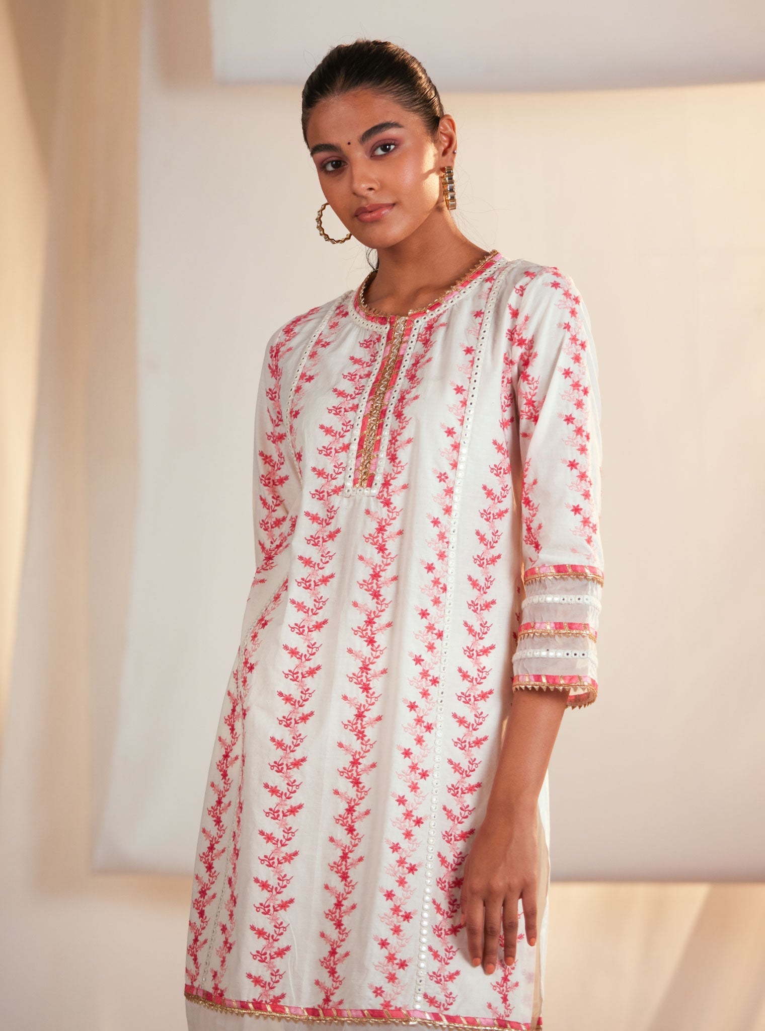 Mulmul Cotton Tiana Off White/Pink Kurta With Tiana Off White/Pink Pant