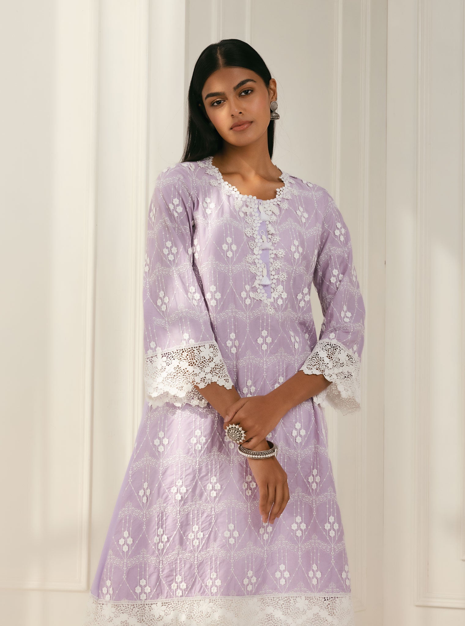 Mulmul Cotton Tirchy Lilac Kurta With Irena White Pant