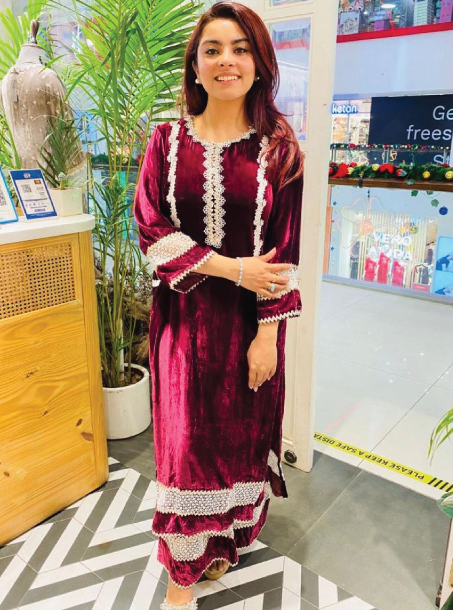 Makhmal Birch Wine Kurta With Makhmal Birch Wine Pyajama