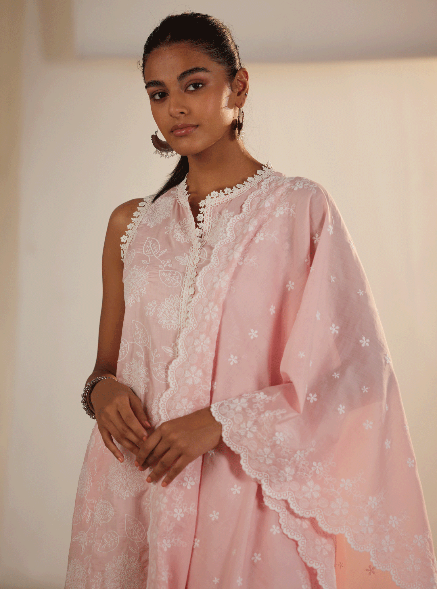 Mulmul Cotton kygo Pink Kurta With Mulmul Cotton Umbrella Frill White Pant