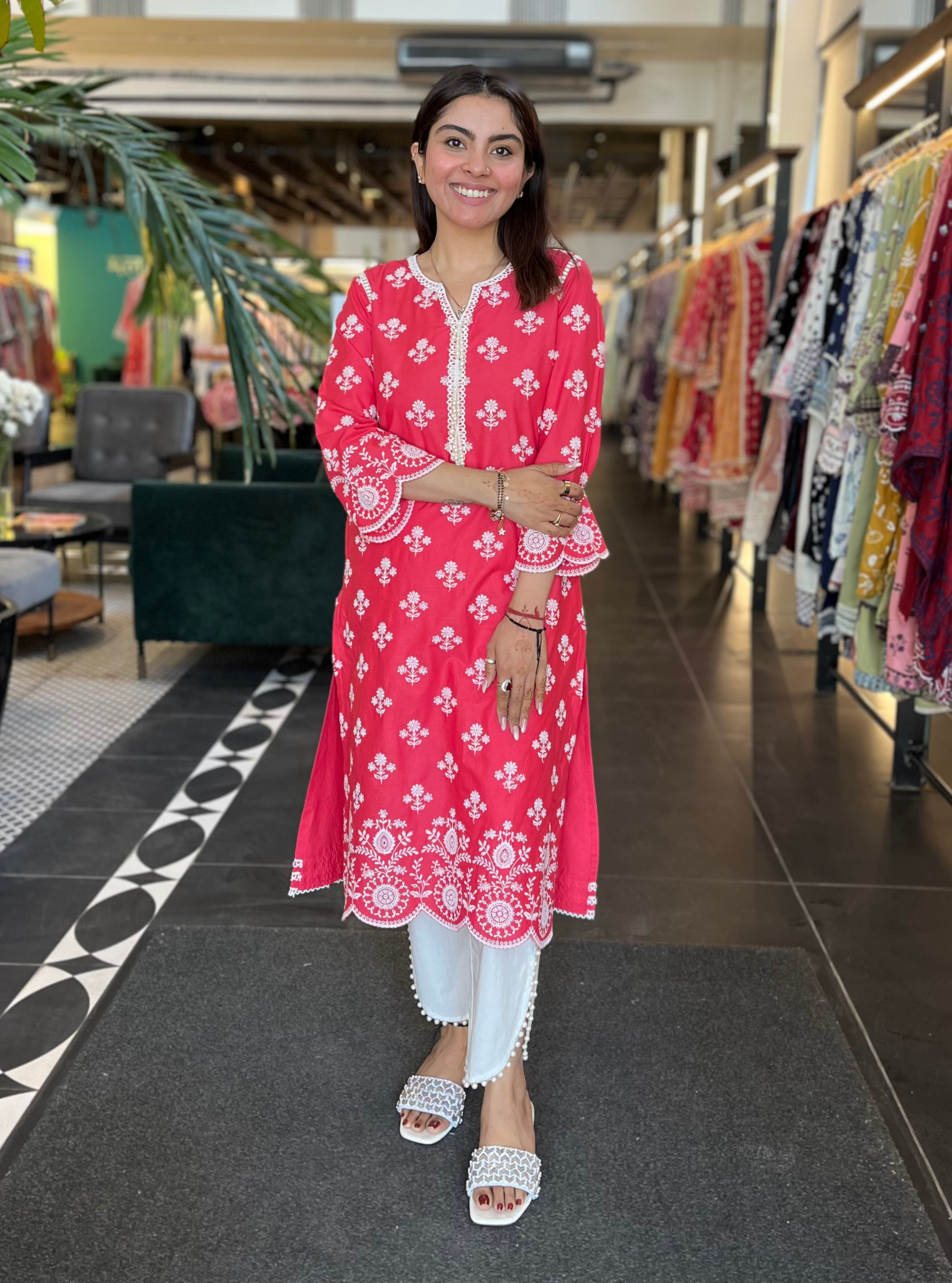 Mulmul Cotton Arpora Fuschia Kurta With Mulmul Cotton Kriya White Pant