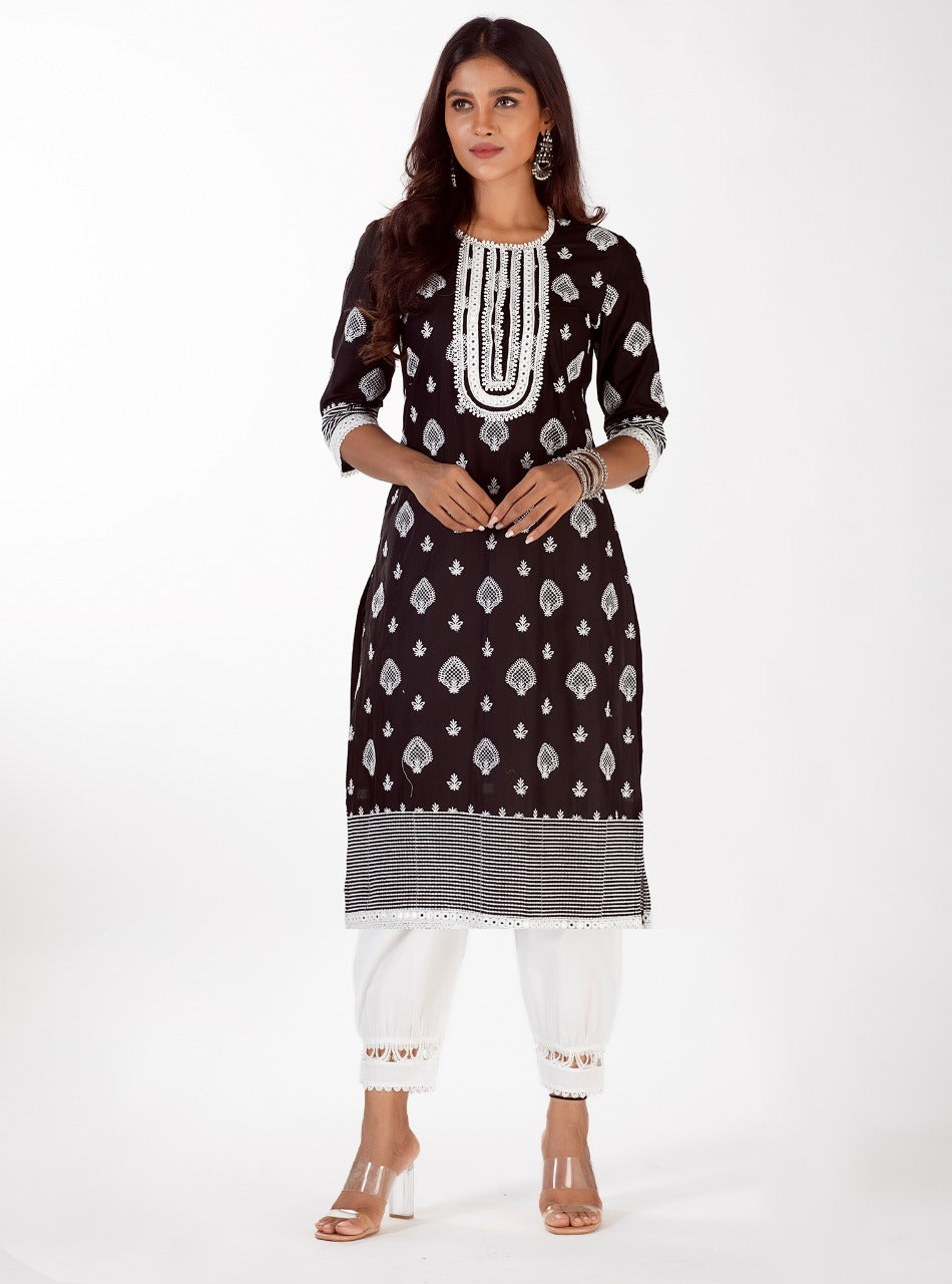 Mulmul Cotton Gene Black Kurta With Slim White Salwar